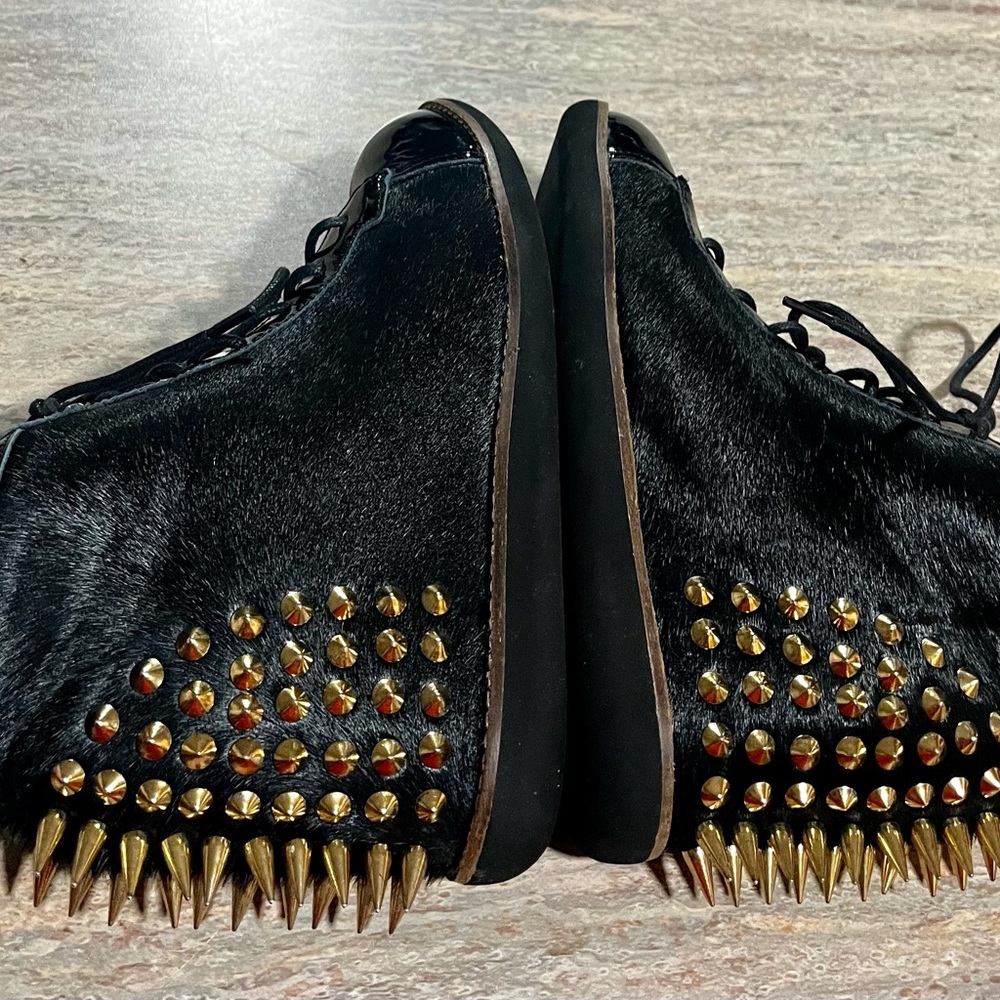 Jeffrey Campbell Ibiza wedge glossy and faux fur ankle boots with spiky studs - Picture 7 of 16